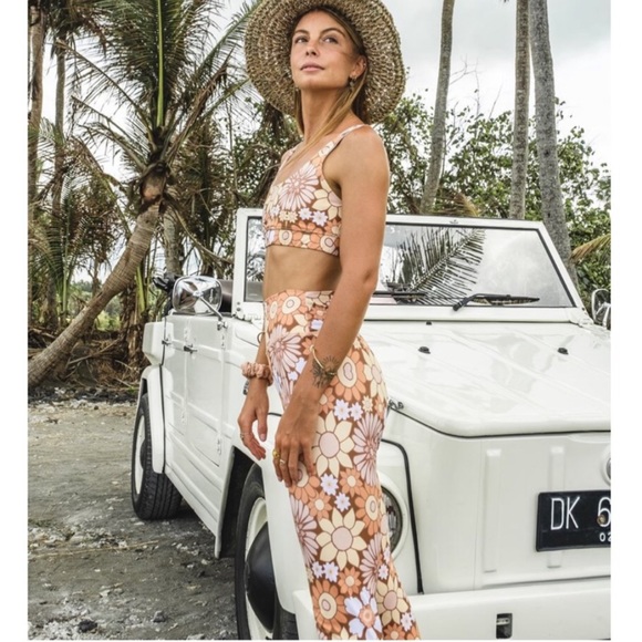 Kavala Collective Flower Power Legging - Picture 1 of 9